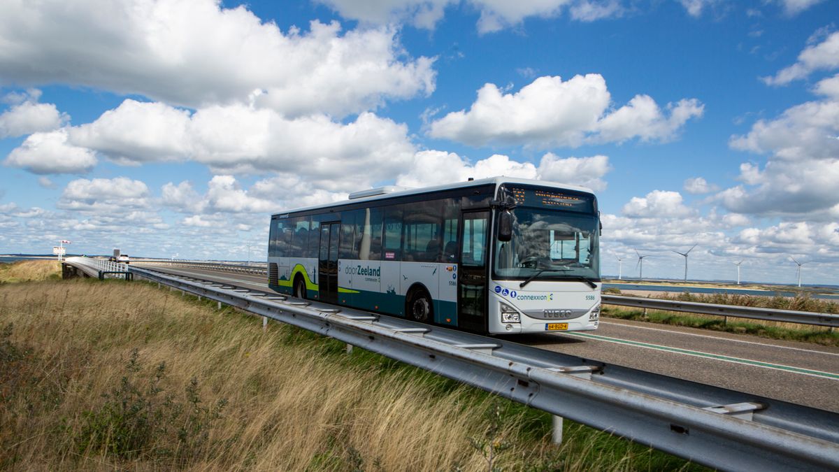 Connexxion past dienstregeling aan van aantal lijnen Omroep Zeeland