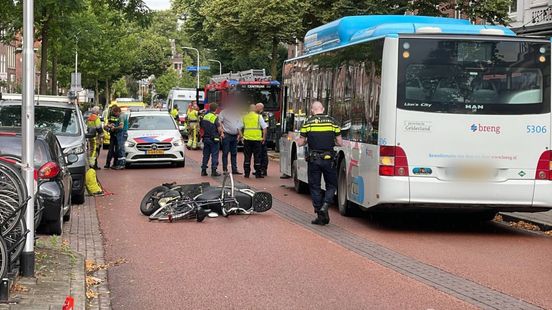 Scooterrijder overleden na aanrijding met bus. Scooterrijder overleden na aanrijding met bus.