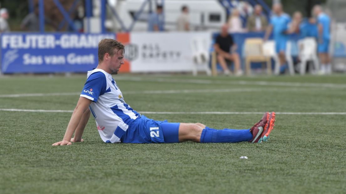 Gertjan Martens na afloop balend op het veld