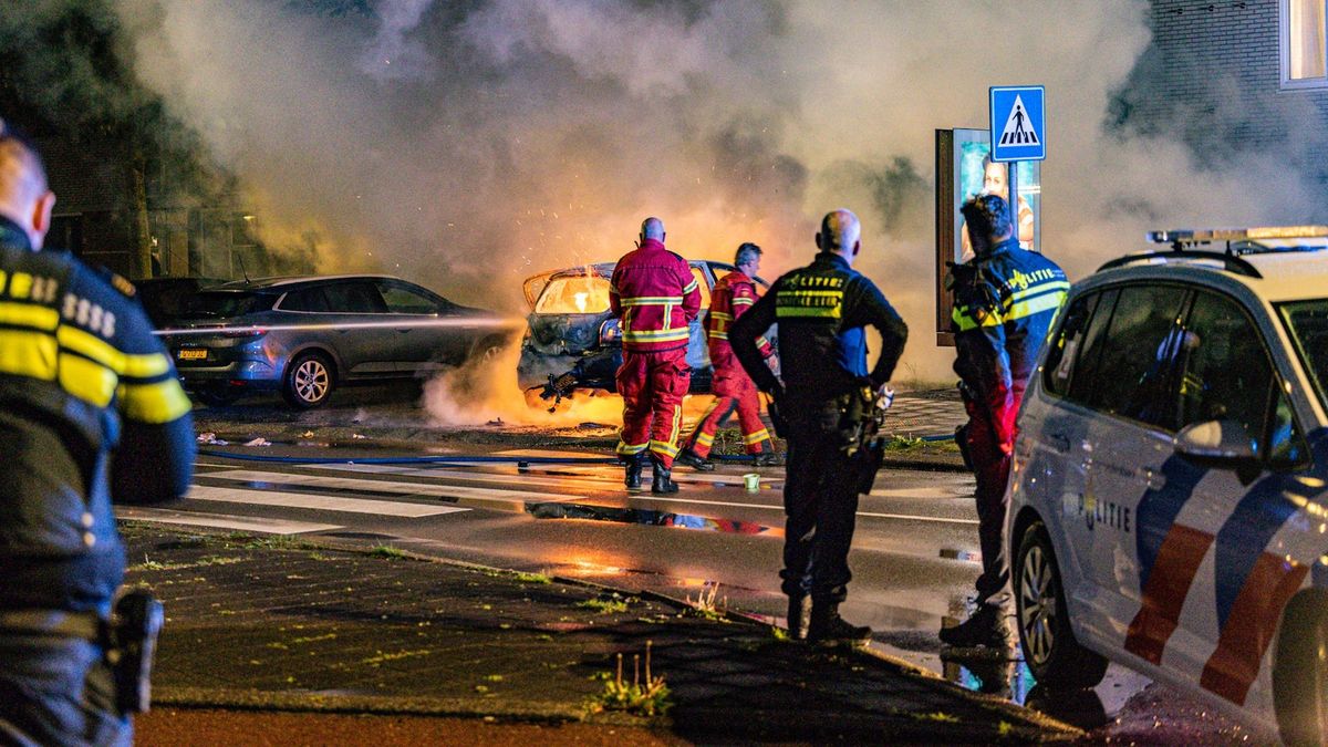 112-nieuws: 59 boetes bij verkeerscontrole in Groningen • Auto brandt uit in Stad, politie houdt ver