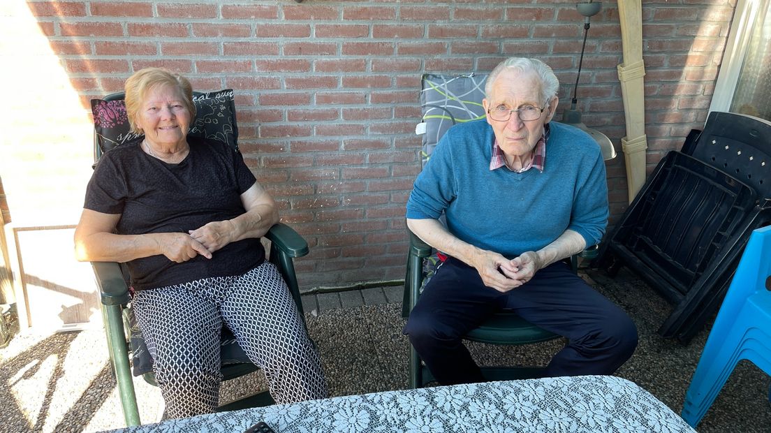 Helena en Jan Prins wachten in spanning af hoe hun tuintje er straks bij staat