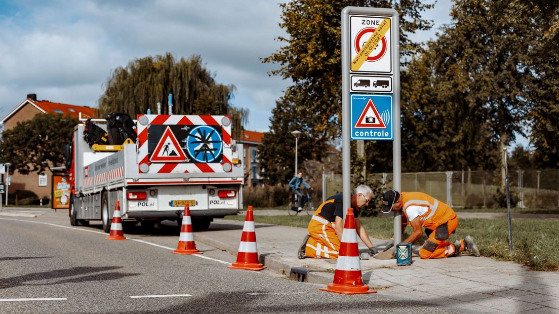 Onlangs zijn er verkeersborden geplaatst voor de zero-emissiezone in Alphen aan den Rijn