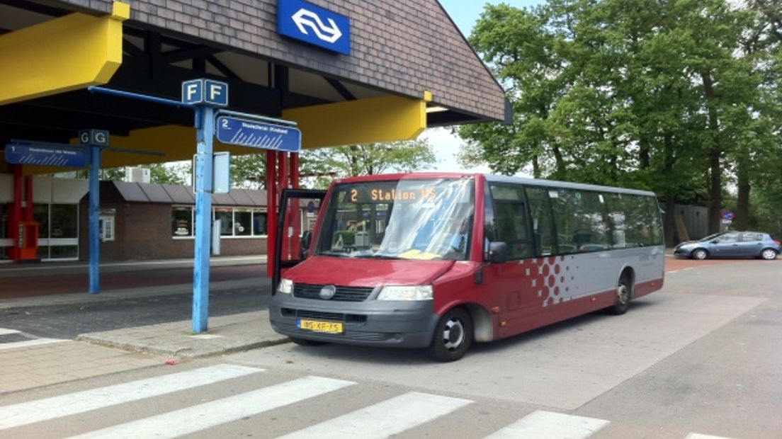 Een bus in Hoogeveen (archieffoto)