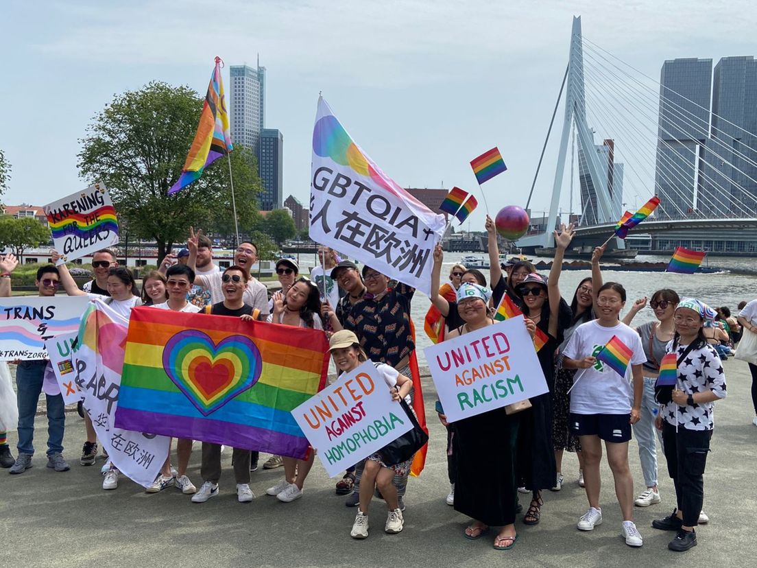 Deelnemers aan de Pride March in 2022