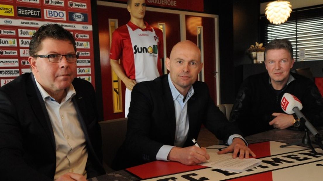 Marcel Keizer temidden van Beekman en Lubbers