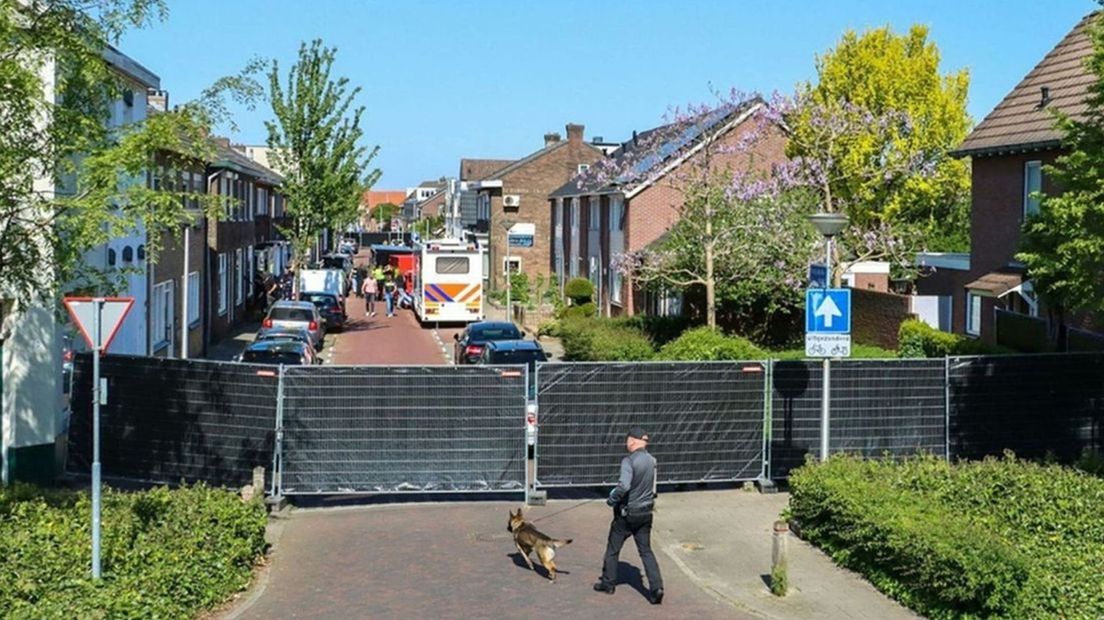 Grote politieactie in de Enschedese Jacobsstraat