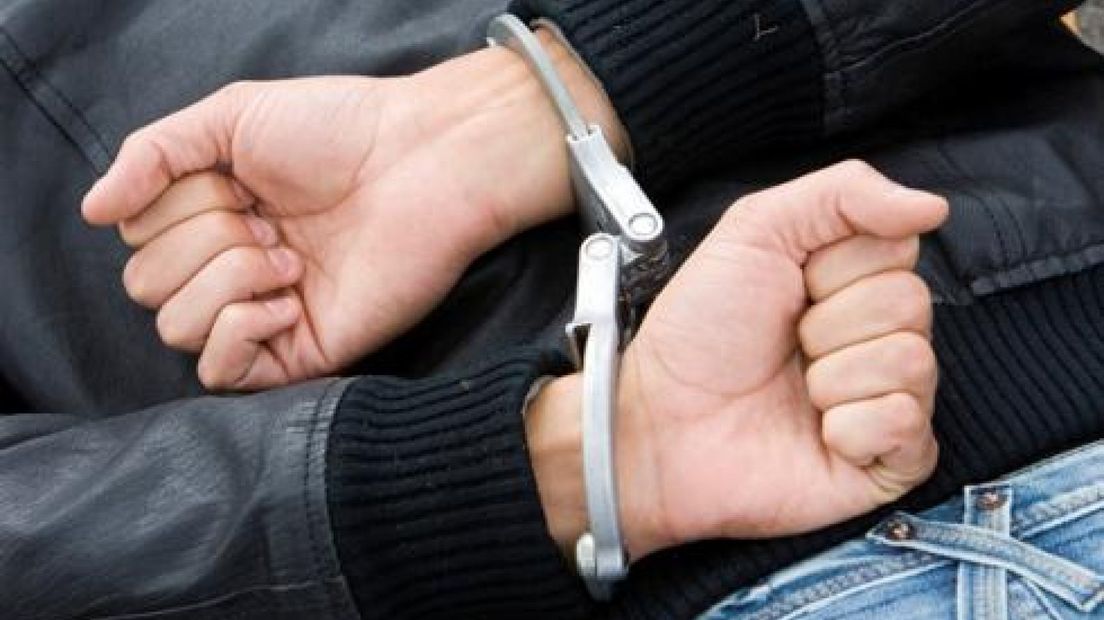 Scooterrijder schopt agent na valpartij in Groesbeek