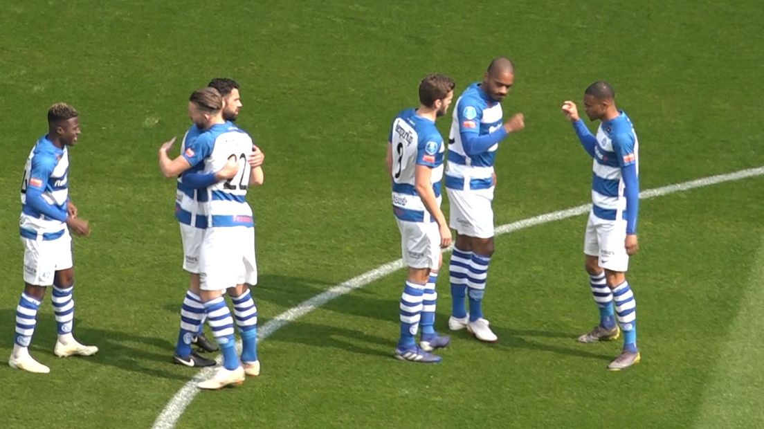 De Graafschap was dichtbij een stunt tegen PSV, dat na rust orde op zaken stelde en uiteindelijk met 2-1 won.