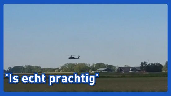 Laagvliegende gevechtshelikopters boven Warffum