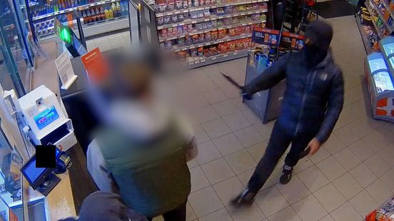 Twee keer raak: overvallers met mes slaan toe bij hetzelfde tankstation