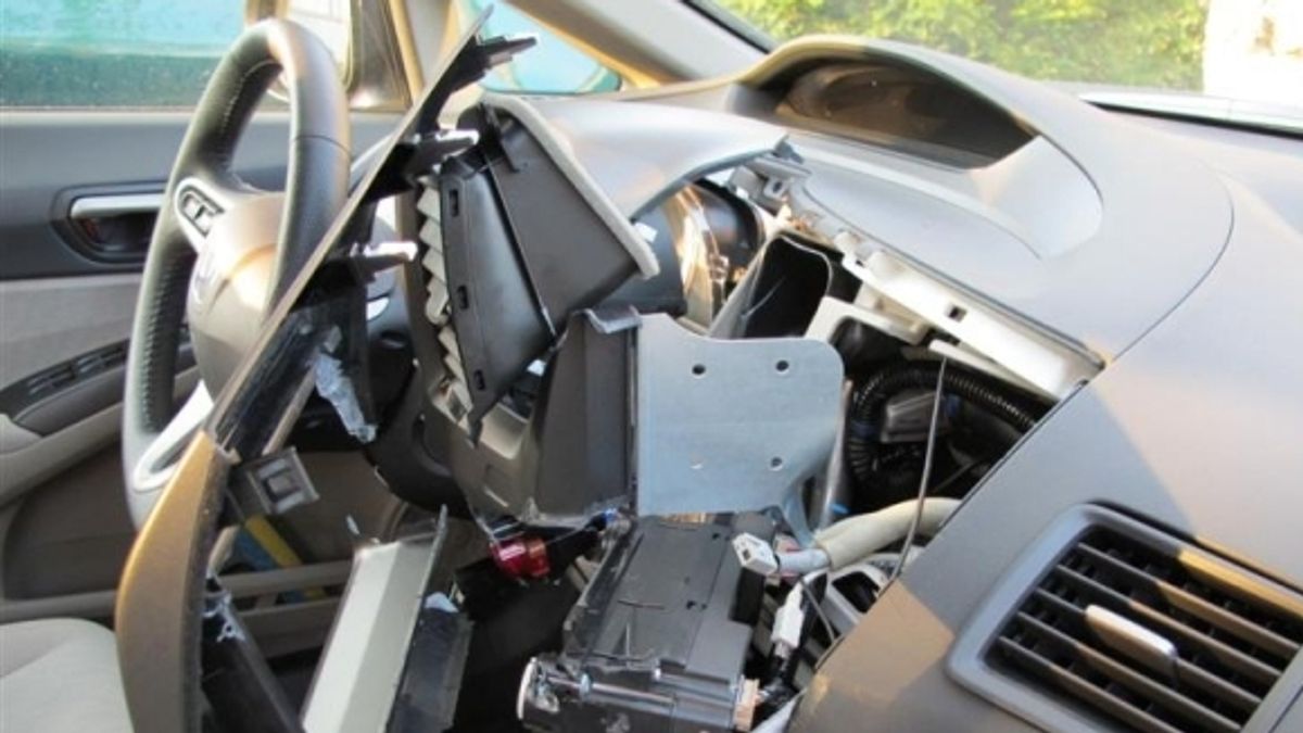 Tientallen autokraken met dezelfde werkwijze: man in Enschede opgepakt