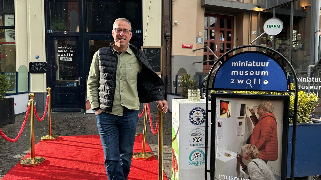 Murat Bilal voor het Miniatuurmuseum in Zwolle.