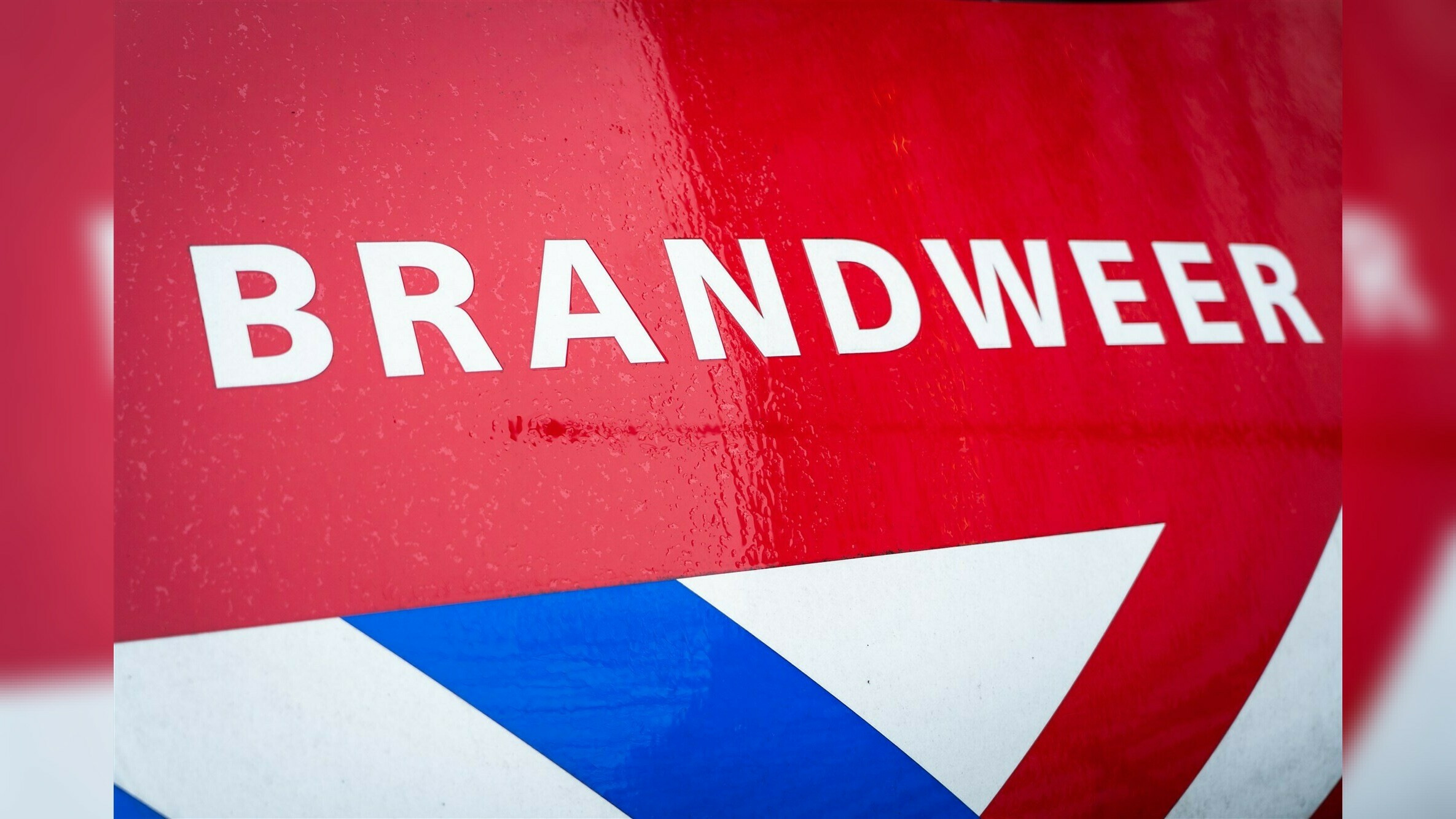 Brand bij woning in Renesse; bewoners veilig buiten