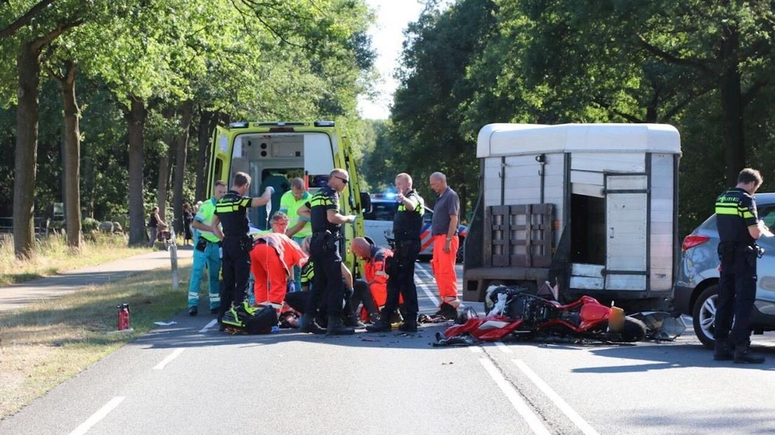 Motorrijder gewond geraakt bij aanrijding in Haaksbergen