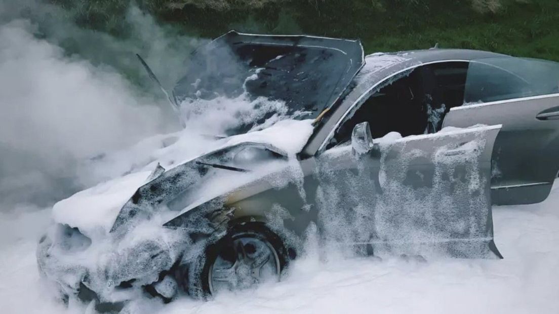 Auto uitgebrand bij tolplein Westerscheldetunnel