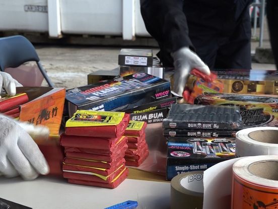 Van siervuurwerk tot nitraten: Ruim zestig kilo vuurwerk in Emmen ingeleverd zonder gevolgen