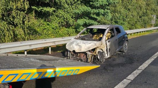 Auto brandt uit op de A74 bij Tegelen Nieuws