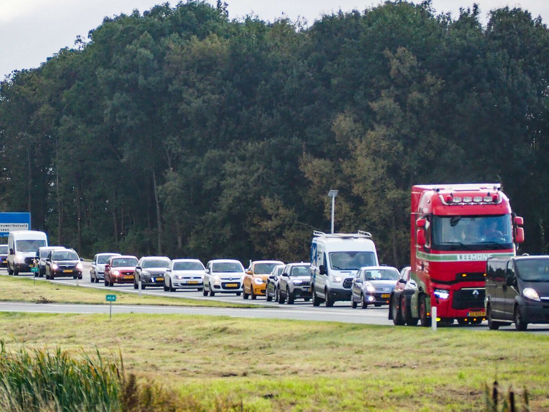 N34 hele ochtend dicht na autobrand