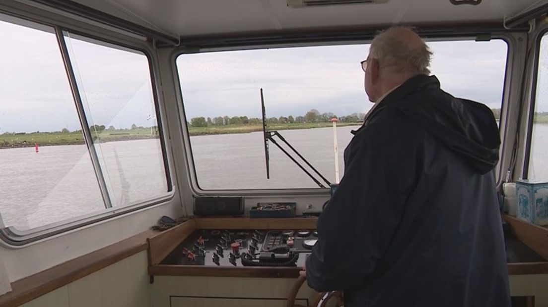 In 2019 zette 't Kleine Veer zo'n 70.000 mensen over de IJssel. Dit jaar hebben de schippers nog niet gevaren.