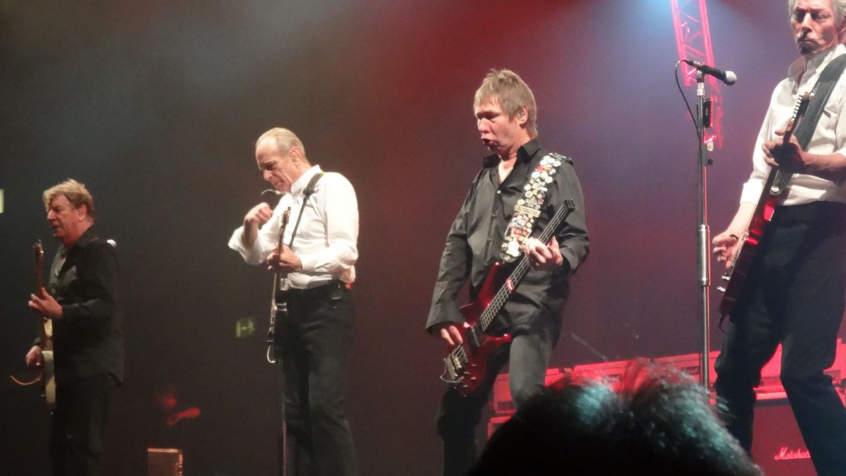 Oude rockers Status Quo naar Muziekweekend Pesse