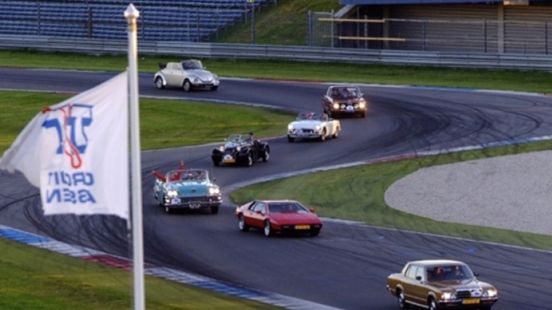 Oldtimers, Ferrari's en Maserati's: 'We willen de cliënten van Vanboeijen een onvergetelijke dag geven' Nieuws