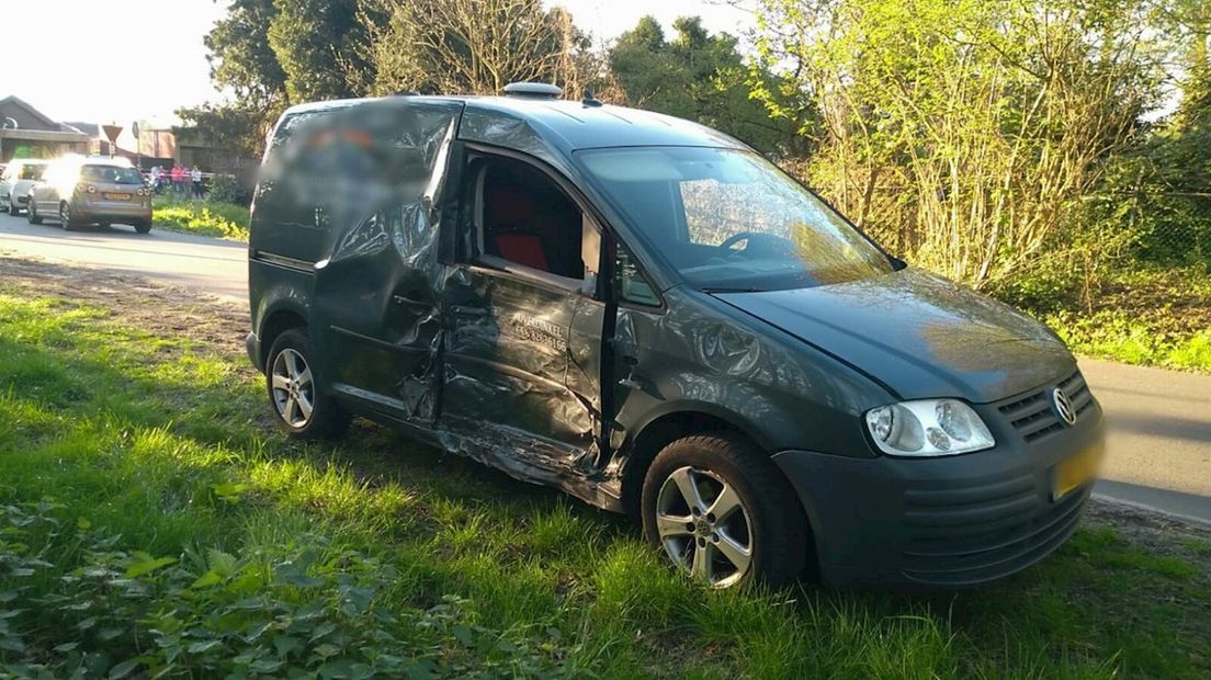 De motorrijder is per ambulance naar het ziekenhuis gebracht