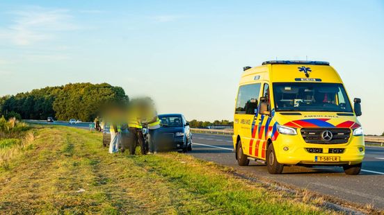Persoon naar ziekenhuis na aanrijding op A28