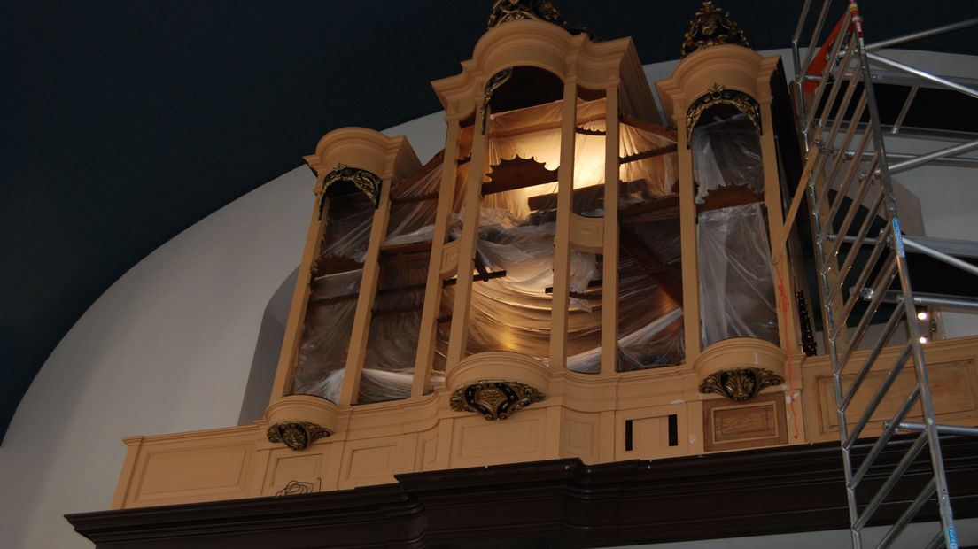 Het ontmantelde orgel in de Jozefkerk (Rechten: HJ Lutgert / Stichting Actie Jozefkerk)