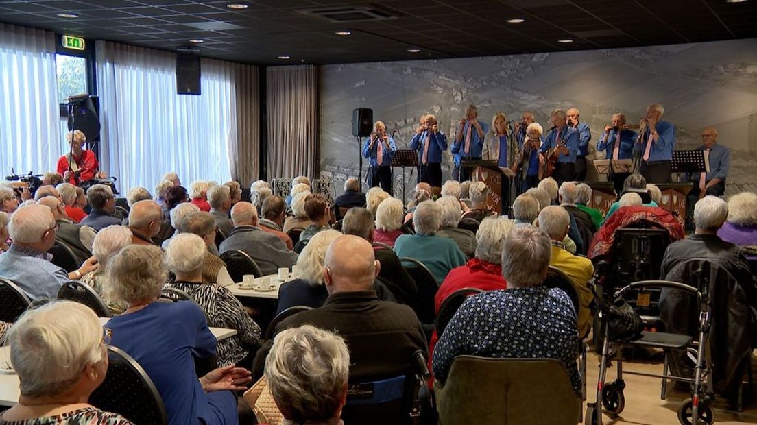 The Hohnerboys tijdens hun optreden in Gaanderen