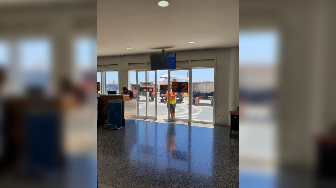 Een leeg vliegveld vanwege de coronacrisis