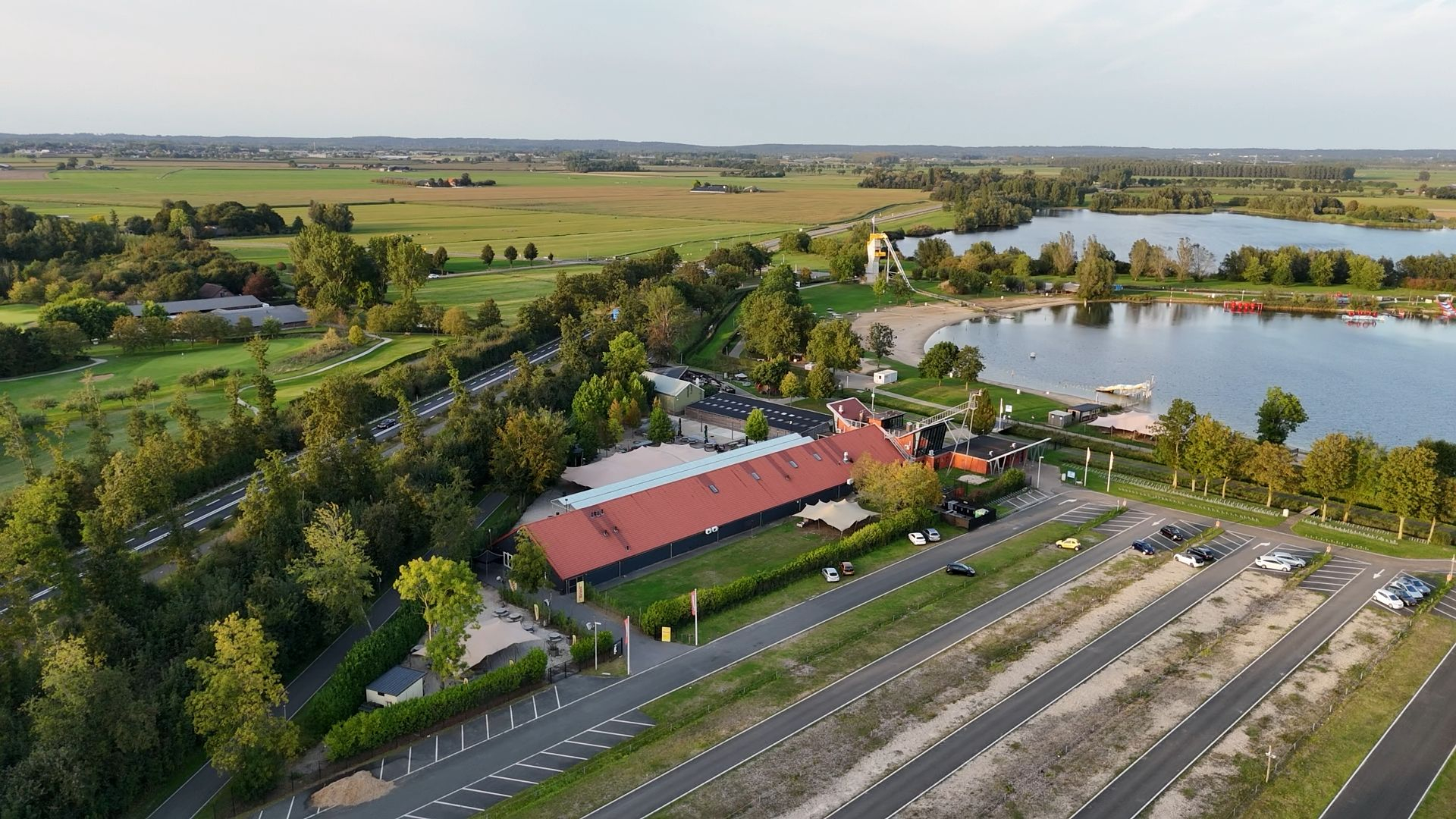 Illegale feestschuur wordt legaal