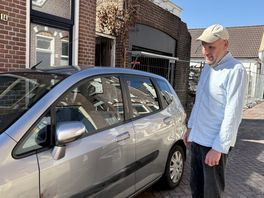 Brandweer reed tegen auto van Rolf aan, maar het boeit hem niet zo: 'Ze hebben geweldig werk verricht'