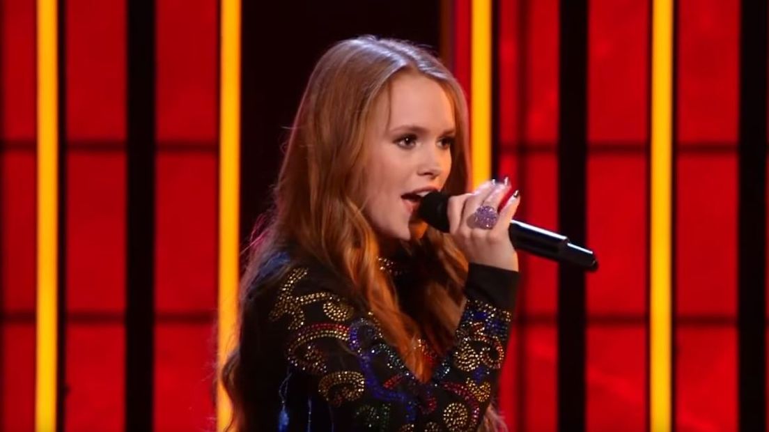 Spannende aflevering The Voice: Isabel heeft stemproblemen