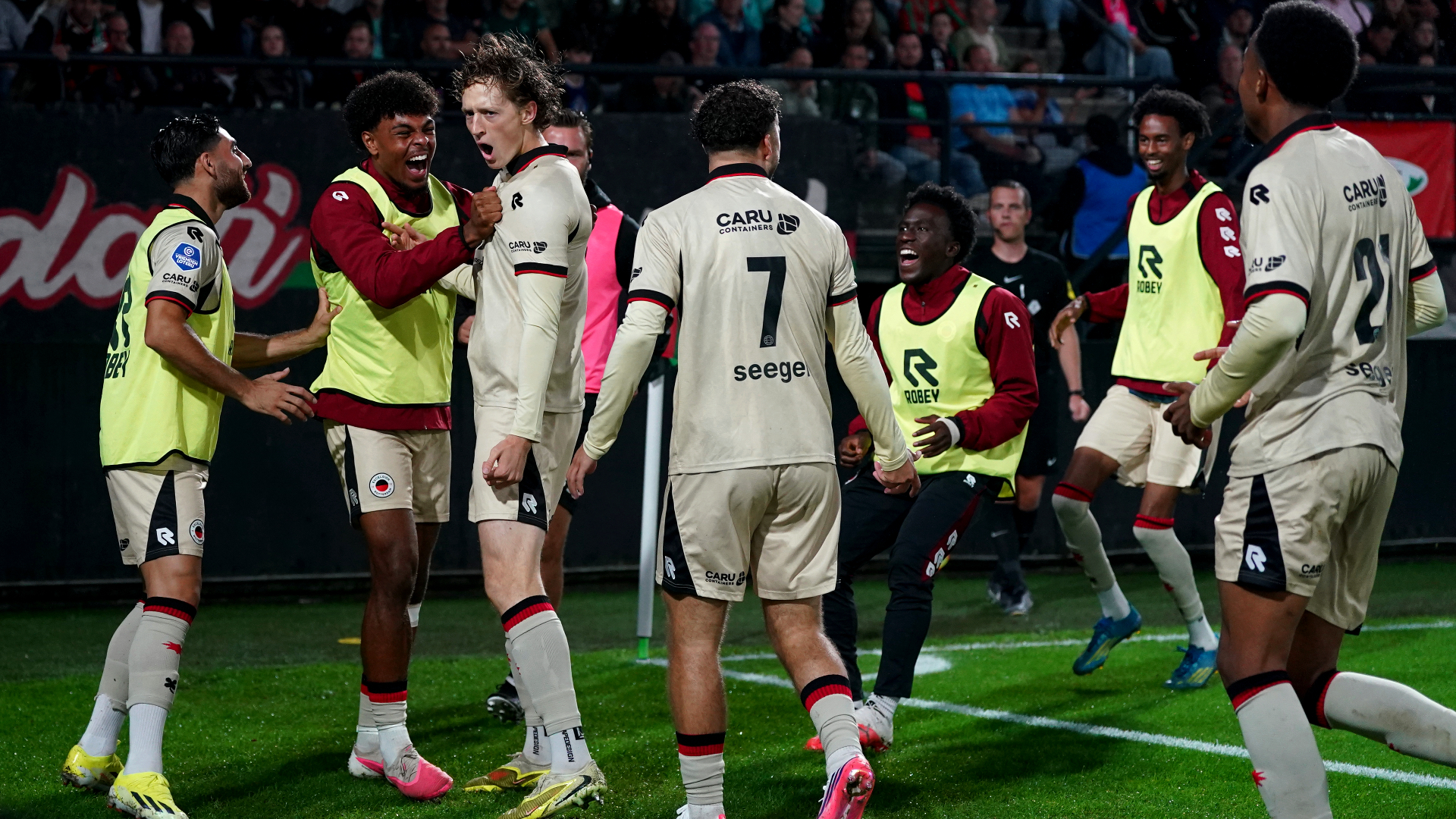 Excelsior viert de 2-1 tegen NEC