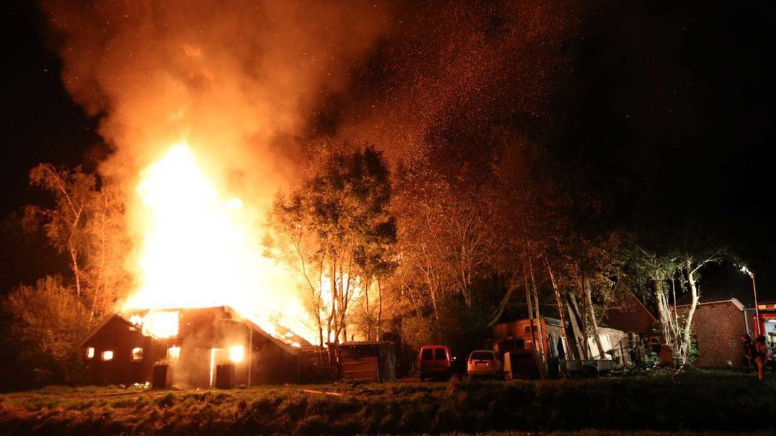 De brandweer schaalde op naar grote brand
