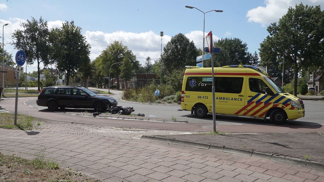 Vrouw gewond bij aanrijding in Deventer