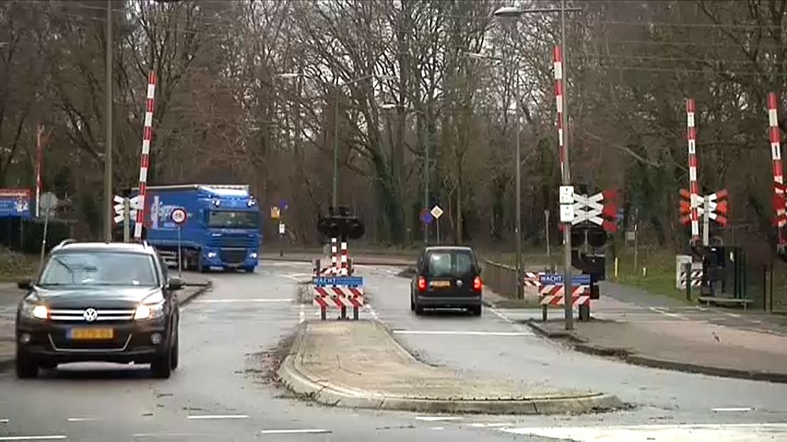 De huidige Barchman Wuytierslaan, waarover het verkeer aan de westkant rond Amersfoort rijdt.