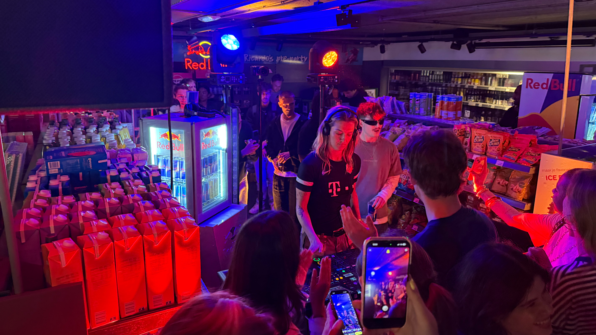 Supermarktrave in Utrechtse supermarkt: dansen tussen de bananen