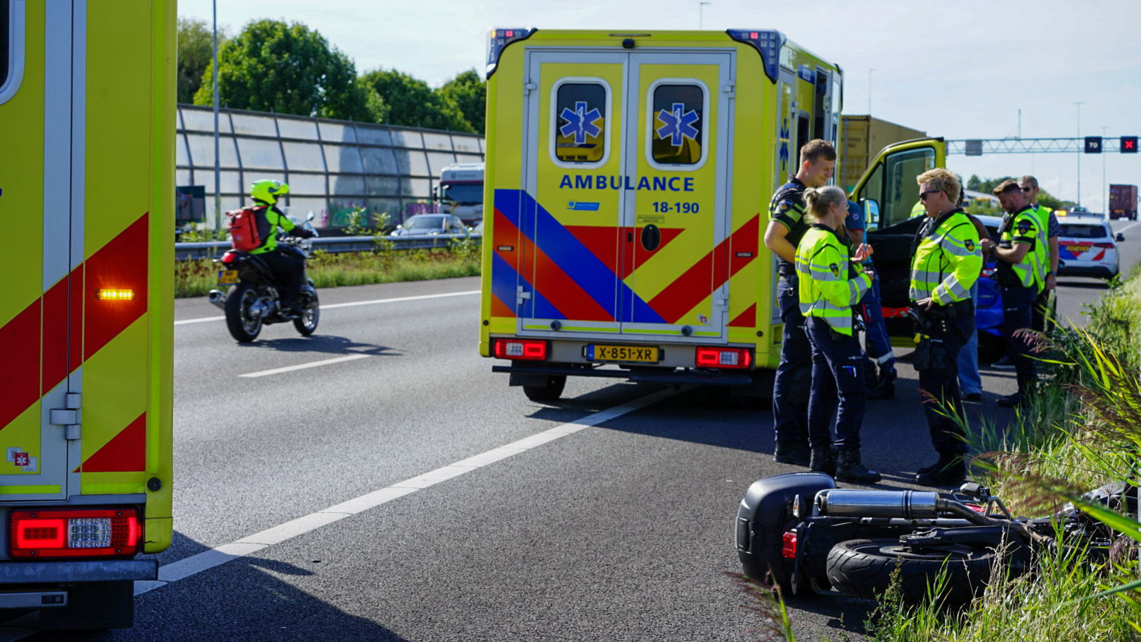 Bij het ongeval op de A15 ter hoogte van Sliedrecht-West was ook een motor betrokken