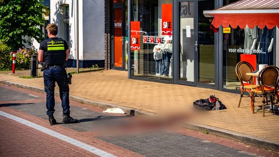 Persoon loopt bloedend op straat na ongeval