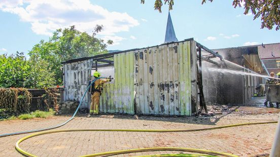Brand verwoest schuur in centrum Ruurlo