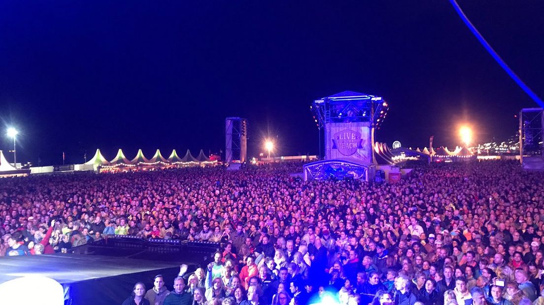 Uitverkocht strandconcert Scheveningen met Anouk I