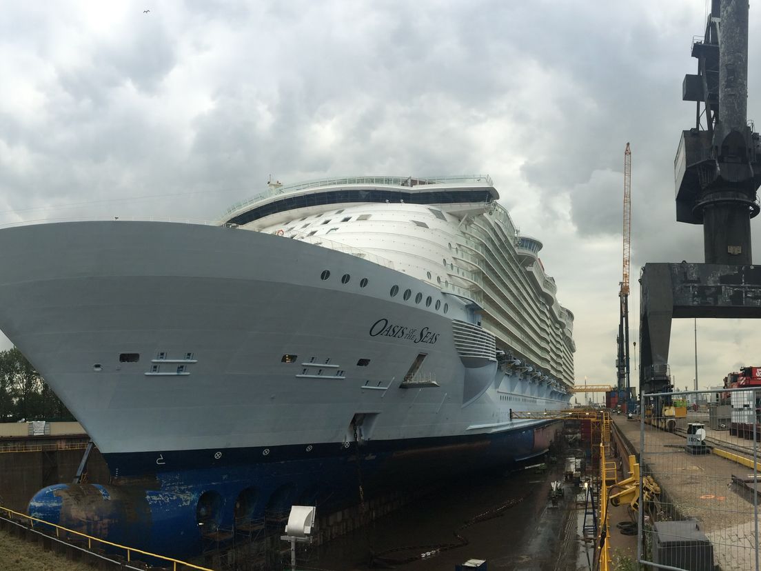 Oasis of the Seas in dok