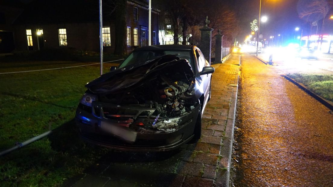 Bestuurder spoorloos na aanrijding met vrachtwagen in Balkbrug.