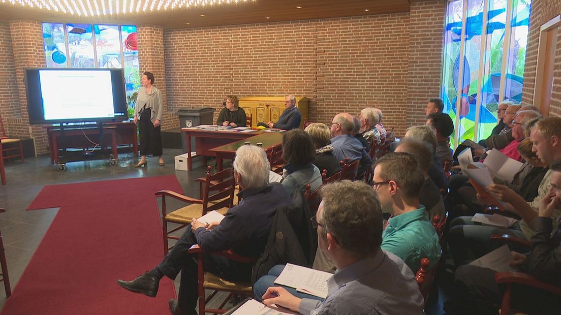 Medewerkers stembureaus Staphorst volgen cursus