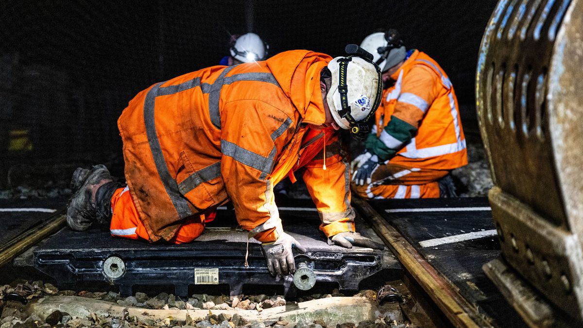 Werkzaamheden aan spoor: zes dagen geen treinen maar bussen, belangrijke wegen dicht