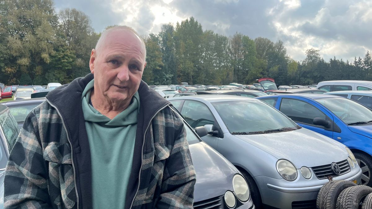 Nog één kaar laat Akkie Stomphorst zijn autosloperij zien: 'Het doet zoveel pijn'
