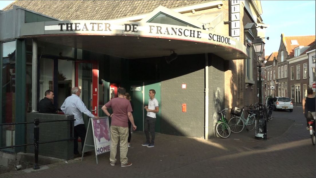 Het gaat Theater de Fransche School in Culemborg niet om wie de eigenaar is van het gebouw, maar wel dat de huur betaalbaar blijft. Dat zegt de voorzitter van het theater Dicky Nieuwenhuis in de aanloop naar de gemeenteraad deze week.