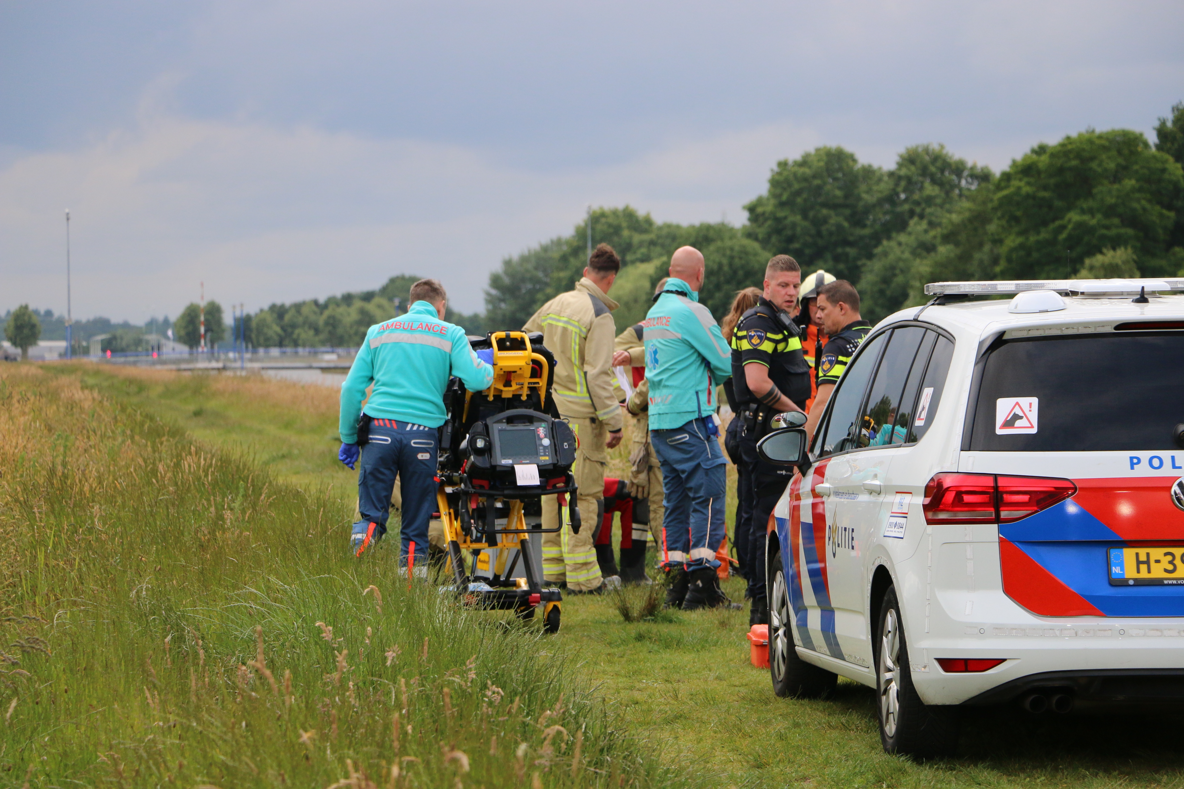 Zoekactie Naar Mogelijke Drenkeling In Hoogeveensche Vaart - RTV Drenthe