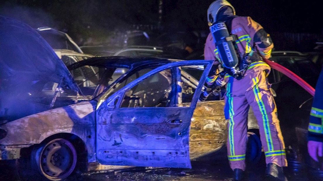 Meerdere auto's uitgebrand in Oldenzaal